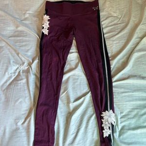 Maroon leggings